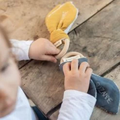 Anneau De Dentition En Bois Jaune Moutarde (personnalisable) -Djeco Magasin anneau de dentition en bois jaune moutarde personnalisable 4