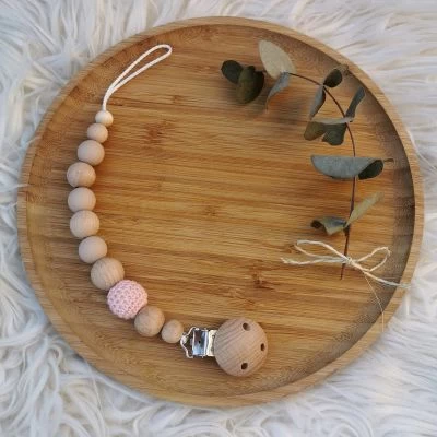 Attache Sucette En Bois Nude Rose Pâle 2 Attache Sucette En Bois Nude Rose Pâle – Image 2