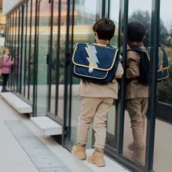 Cartable A4 Maternelle Eclair Marine 13 Cartable A4 Maternelle Eclair Marine -Djeco Magasin cartable a4 maternelle eclair marine 6