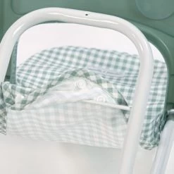 Pasito A Pasito Chaise Haute Pour Poupée Tom Vichy Vert -Djeco Magasin chaise haute pour poupee tom vichy vert 5