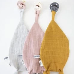 Trixie Doudou Attache Sucette Bliss Rose -Djeco Magasin doudou attache sucette bliss rose 4