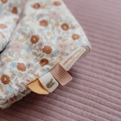 Little Dutch Doudou Plat Lapin Miffy Vintage Flowers 5 Little Dutch Doudou Plat Lapin Miffy Vintage Flowers – Image 5