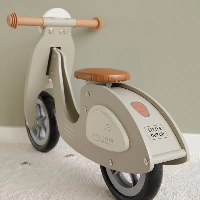Little Dutch Draisienne Scooter En Bois Olive 6 Little Dutch Draisienne Scooter En Bois Olive – Image 6