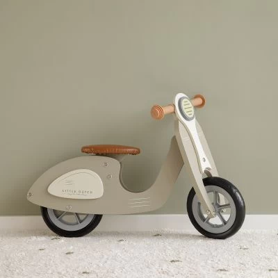 Little Dutch Draisienne Scooter En Bois Olive 9 Little Dutch Draisienne Scooter En Bois Olive – Image 9