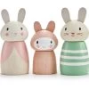 Tender Leaf Figurines Famille De Lapin