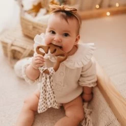 Jouet De Dentition Avec Lange Girafe (29 Cm) -Djeco Magasin jouet de dentition avec lange girafe 29 cm 3