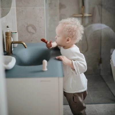 Mushie Lot De 2 Brosses à Dent à Doigt Shifting Sand/Clay 3 Mushie Lot De 2 Brosses à Dent à Doigt Shifting Sand/Clay – Image 3