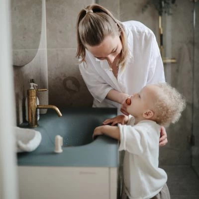 Mushie Lot De 2 Brosses à Dent à Doigt Shifting Sand/Clay 4 Mushie Lot De 2 Brosses à Dent à Doigt Shifting Sand/Clay – Image 4