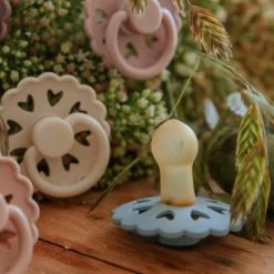 Lot De 2 Sucettes En Latex Fairytale Ole Lukoie/Hans (0-6 Mois) 16 Lot De 2 Sucettes En Latex Fairytale Ole Lukoie/Hans (0-6 Mois) -Djeco Magasin lot de 2 sucettes en latex fairytale ole lukoie hans 0 6 mois 7