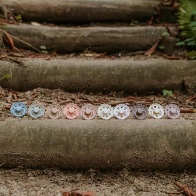 Lot De 2 Sucettes En Latex Fairytale Ole Lukoie/Hans (0-6 Mois) 9 Lot De 2 Sucettes En Latex Fairytale Ole Lukoie/Hans (0-6 Mois) – Image 9