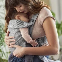BabyBjörn Porte Bébé Mini Tissu Mesh 3D Gris -Djeco Magasin porte bebe mini tissu mesh 3d gris 3