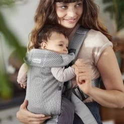 BabyBjörn Porte Bébé Mini Tissu Mesh 3D Gris -Djeco Magasin porte bebe mini tissu mesh 3d gris 4