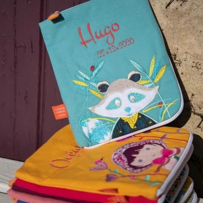 Protège Carnet De Santé Raton Laveur (personnalisable) 2 Protège Carnet De Santé Raton Laveur (personnalisable) – Image 2