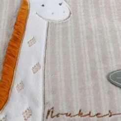 Protège Carnet De Santé Tiga La Girafe TSO -Djeco Magasin protege carnet de sante tiga la girafe tso 4