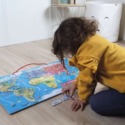 Janod Puzzle Mural Magnétique Le Monde 2 Janod Puzzle Mural Magnétique Le Monde – Image 2