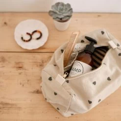 Trousse De Toilette Vic Cœur Sable -Djeco Magasin trousse de toilette vic coeur sable 5